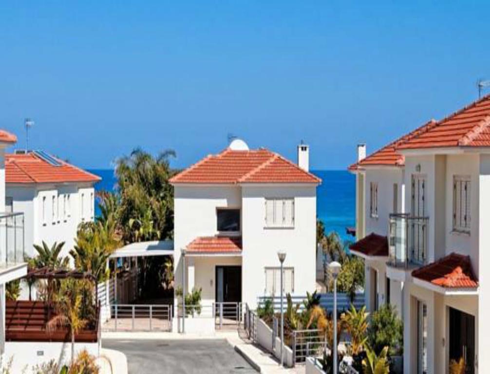 Athena Beach Villas Протарас Экстерьер фото