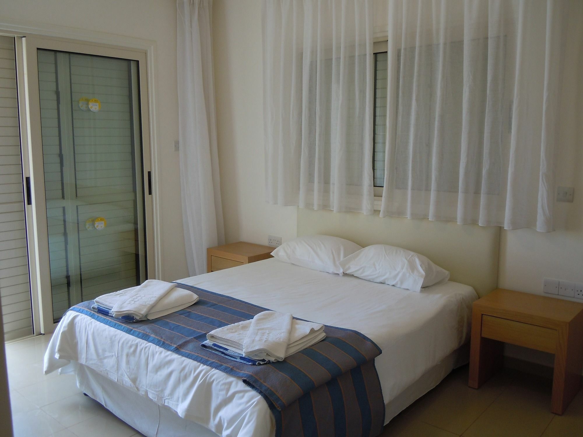 Athena Beach Villas Протарас Экстерьер фото