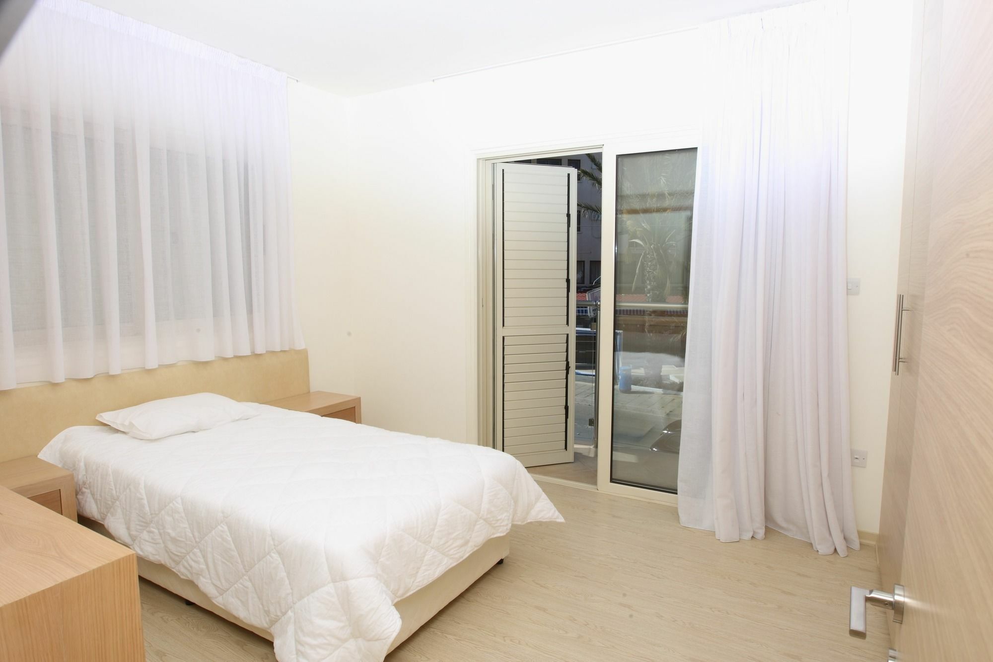 Athena Beach Villas Протарас Экстерьер фото