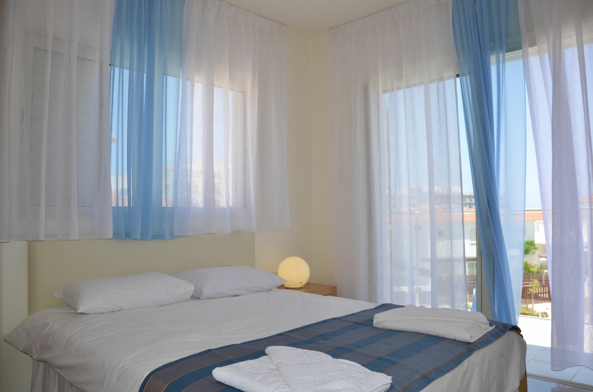 Athena Beach Villas Протарас Экстерьер фото